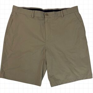Vineyard Vines On the Go Men's Tan Performance Flat front Gray Shorts waist 38